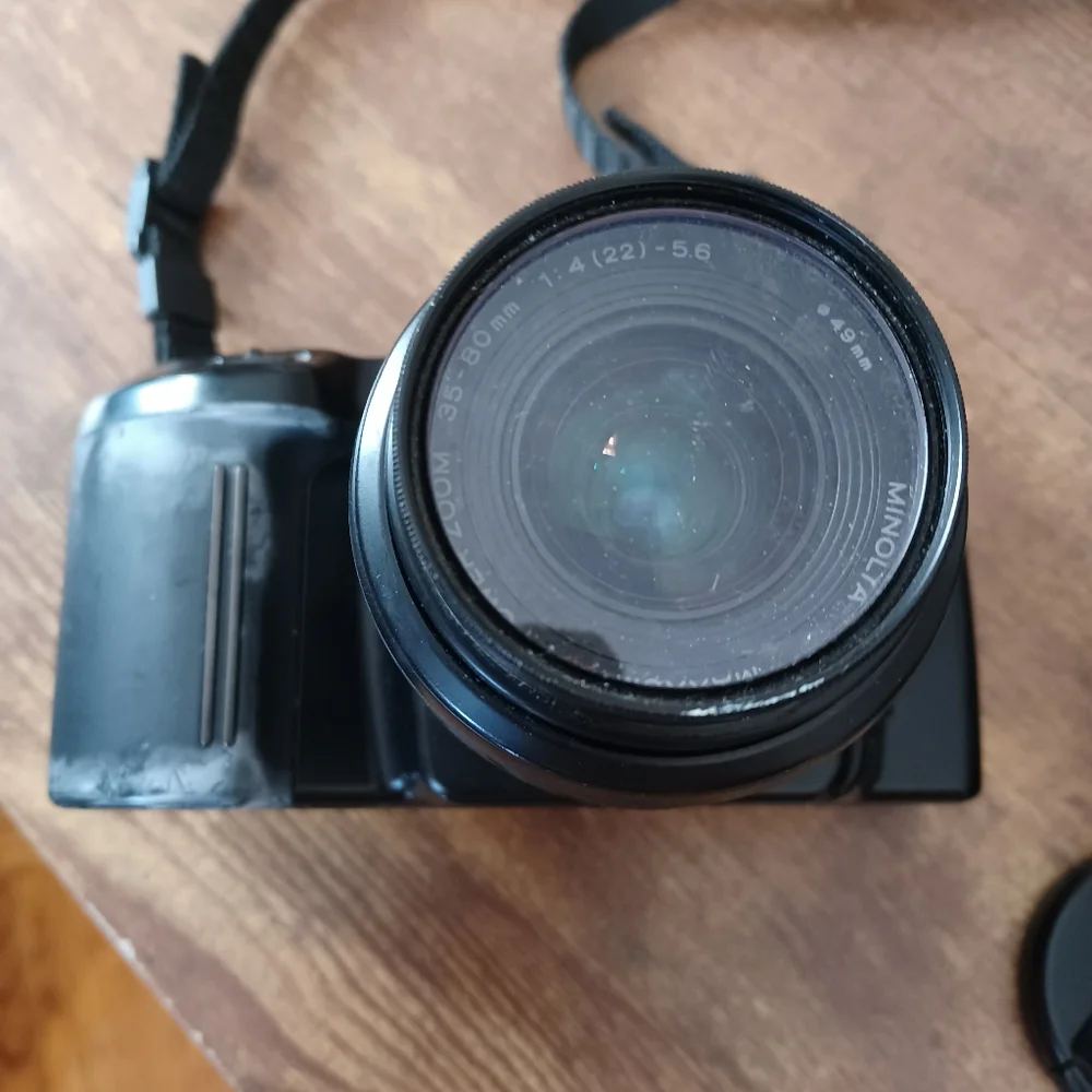 Minolta 3xi w/ Minolta 35-80mm Power Zoom lens